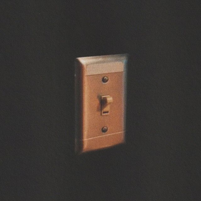 متن آهنگ Light Switch از Charlie Puth
