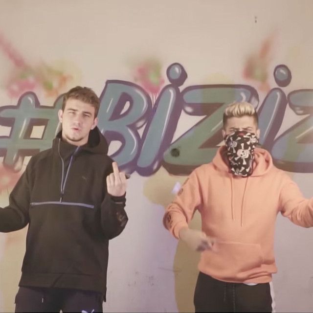متن آهنگ #Biziz از Reynmen
