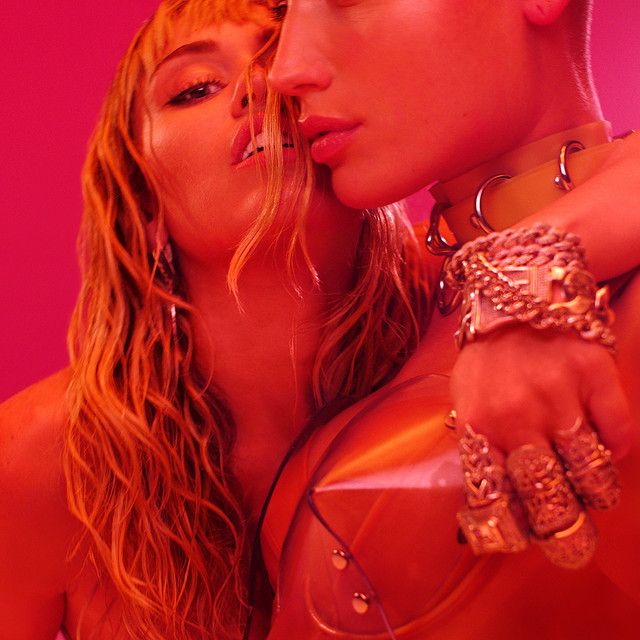متن آهنگ Mother's Daughter - Wuki Remix از Miley Cyrus کاور آهنگ Mother's Daughter - Wuki Remix از Miley Cyrus