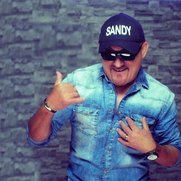 متن آهنگ بچه ی زیاد از سندی