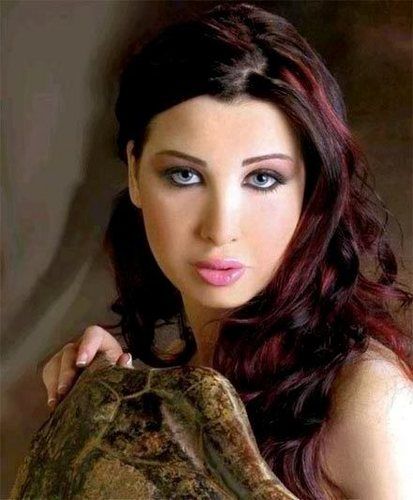 متن آهنگ Khafef Alaya Shwai از Nancy Ajram کاور آهنگ Khafef Alaya Shwai از Nancy Ajram