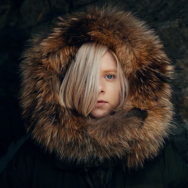 متن آهنگ Runaway - Orchestral از AURORA