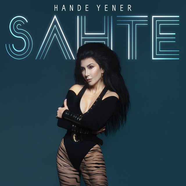 کاور آهنگ Sahte از Hande Yener