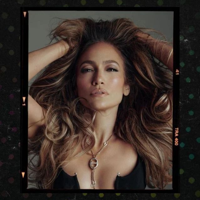 کاور آهنگ Baila Conmigo از Jennifer Lopez
