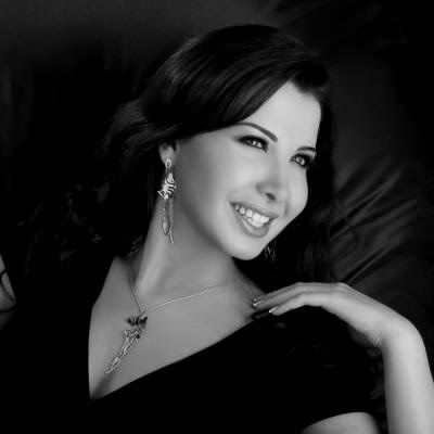 کاور آهنگ Eih Elly Garaly از Nancy Ajram