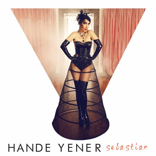 کاور آهنگ Haberi Var Mı از Hande Yener