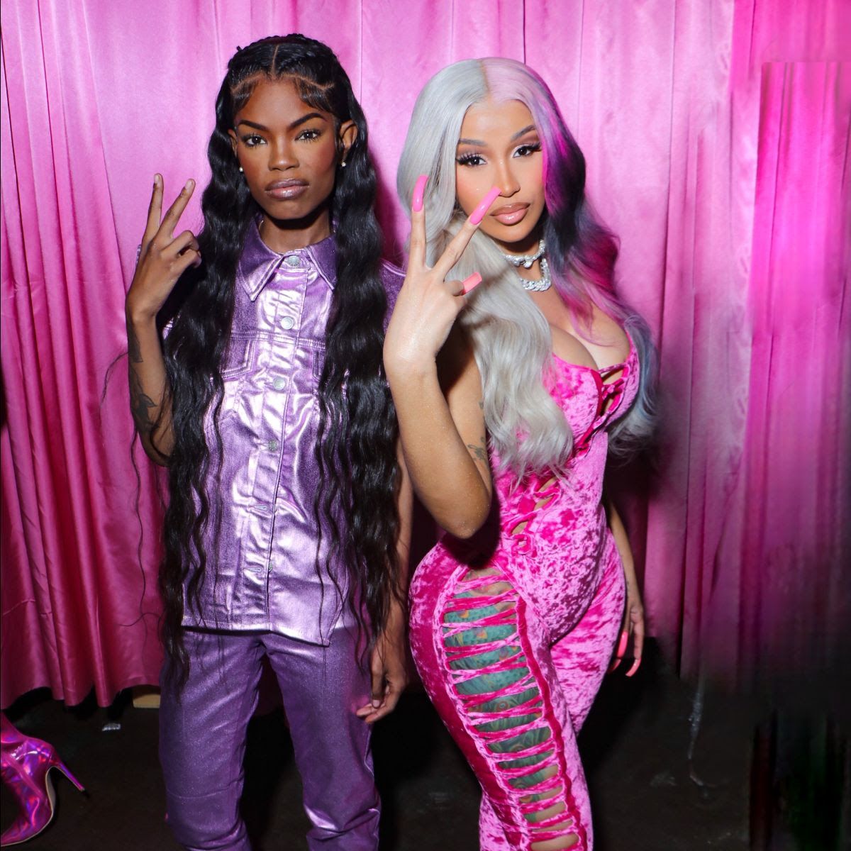 متن آهنگ Point Me 2 (with Cardi B) از Cardi B